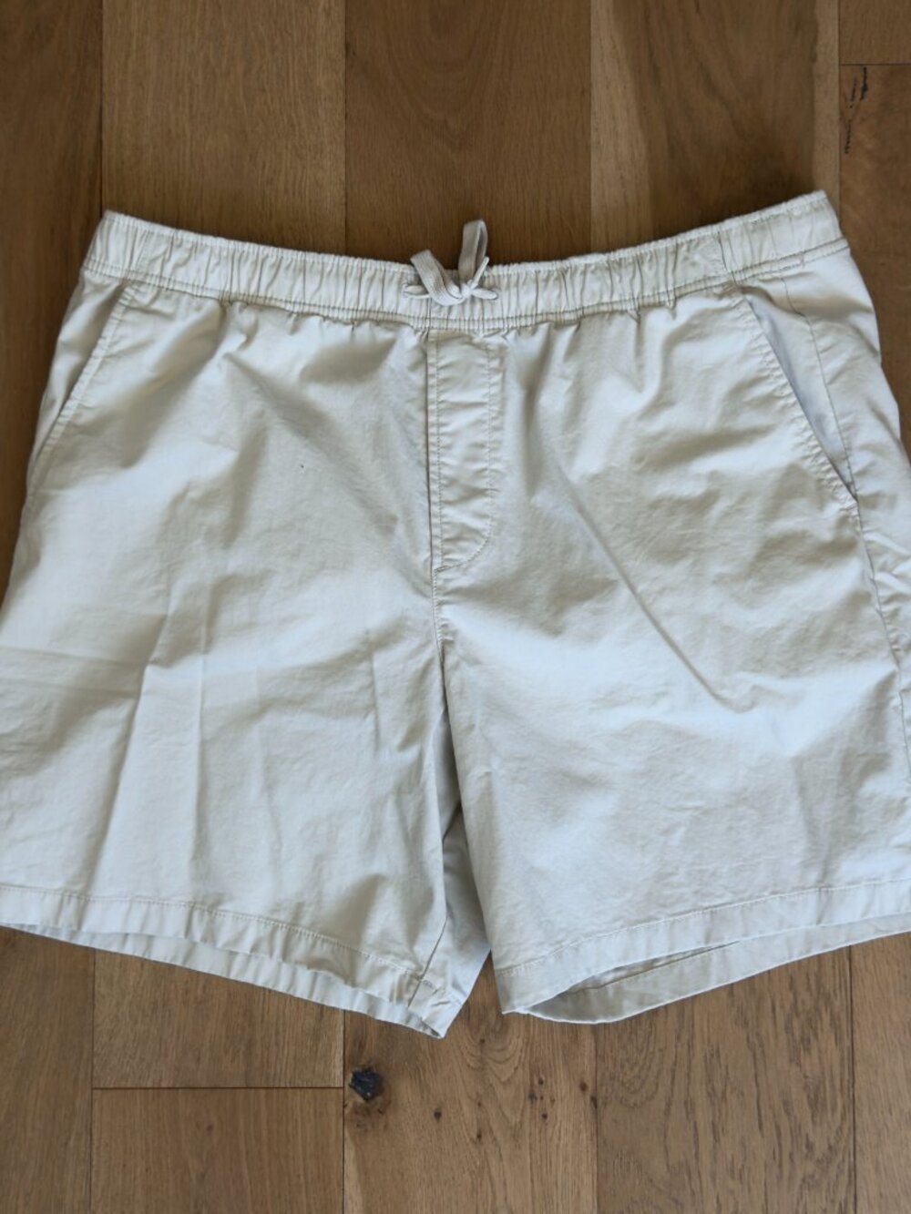 Gap 7" Easy Shorts Size XL Beige